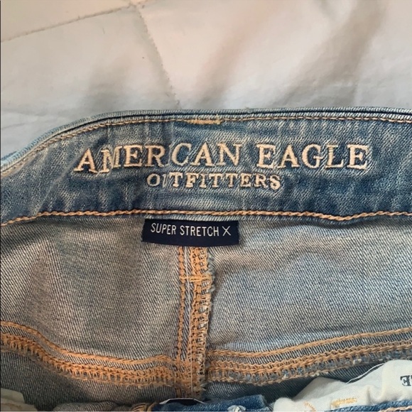 Light wash ripped American eagle jeans!! RARE!! Worn once - Picture 2 of 5